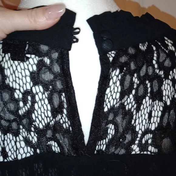 Lace, torrid blouse, 3x - Picture 3 of 8